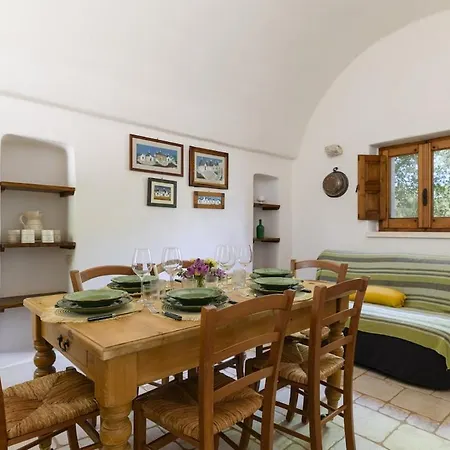 Trullo Antico In Valle D'itria